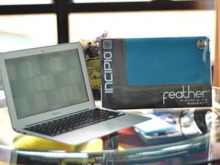 僅1mm Polymer材質 Incipio 「Feather」Air 保護外殼