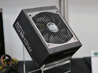 CoolerMaster全新80 Plus Gold產品 設風扇轉速面板 200W完全靜音運作