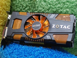 支援3屏幕顯示輸出 ZOTAC GeForce GTX 560 Multiview