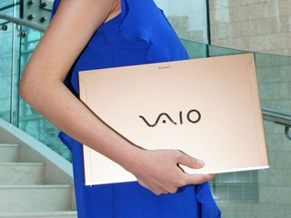 纖薄輕巧碳纖維平面式機身設計 SONY VAIO Z系列行動電腦上市