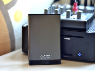 金屬紋理質感設計 ADATA Nobility NH13外置硬碟