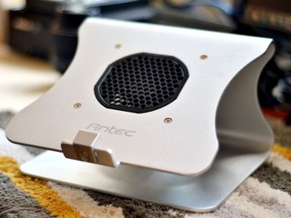 針對DT Replacement應用 Antec Notebook Cooler Stand