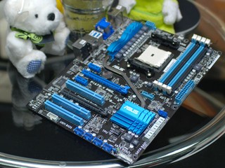 擴充性高、用料認真 ASUS F1A75-V PRO主機板