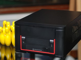 HTPC、文書機省空間 Thermaltake Element Q迷你機箱