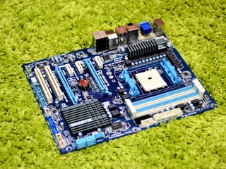 旗艦級A75 ATX型號 GIGABYTE GA-A75-UD4H主機板