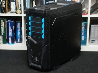 支援熱插拔硬碟安裝 Thermaltake Chaser MK-I 電競機箱