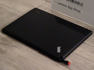 採用強化玻璃、智能觸控筆 Lenovo ThinkPad Tablet