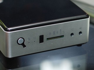 ZBOX nano AD10
