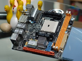 組裝AMD HTPC ZOTAC A75ITX-A-E主機板