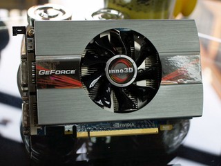 短身 PCB、2GB記憶體 Inno3D GTX560Ti GDDR5 2GB