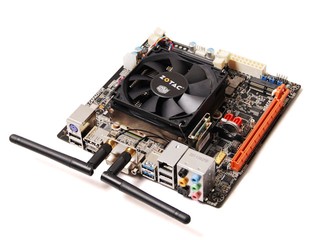 採用Intel Atom D2700處理器 ZOTAC D2700-ITX WiFi Supreme