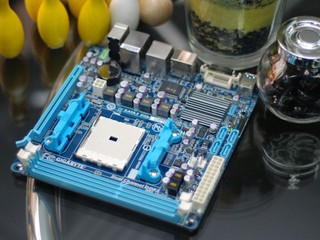 功能齐全的ITX平台 GIGABYTE A75N-USB3.0 