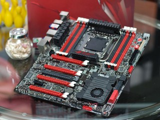 專為遊戲超頻玩家而設 ASUS RAMPAGE IV EXTREME