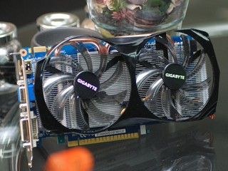 WINDFORCE 2X散热超频版 GIGABYTE GV-N550WF2-1GI绘图卡
