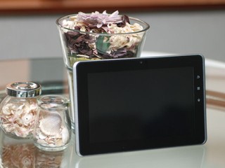 流動上網、3D播放娛樂 Gadmei T863 裸眼3D平板電腦