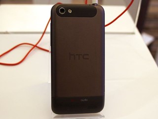 HTC One V Back