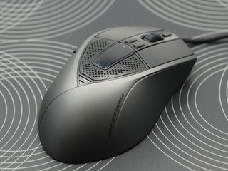 最高支援至8200DPI CM Storm Sentinel Advance II