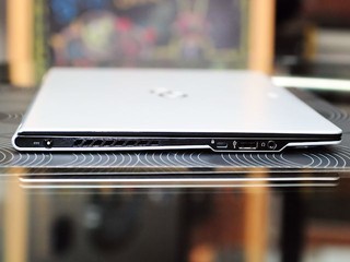 Fujitsu U772 side