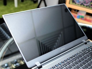Acer Aspire Timeline U M5 monito