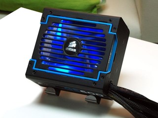 閒置零噪音運作 CORSAIR GS 系列電源器