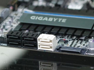GIGABYTE GA-Z77X-UP5 TH