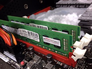 新．窮人救星!! SAMSUNG Original DDR3-1600 4GB 