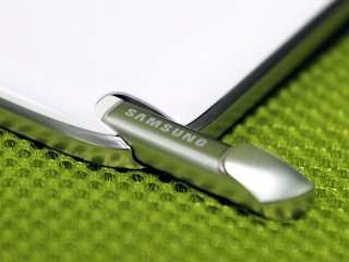 Galaxy Note 10.1 SPen hole