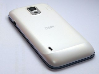 ZTE T82 back