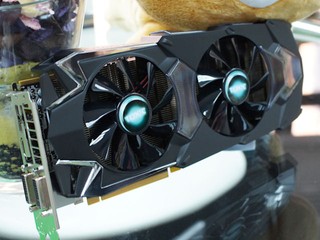 6GB記憶體、黑鑽散熱電感 SAPPHIRE TOXIC HD 7970 GHz 6GB 6GB記憶體、黑鑽散熱電感 SAPPHIRE TOXIC HD 7970 GHz 6GB