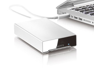 Thunderbolt 技術提供高速傳輸 AKiTiO Neutrino Thunderbolt Edition