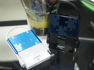 拼圖圖案外殼、高速流動儲存 ADATA HV610行動式外置硬碟