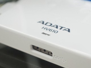 ADATA HV610