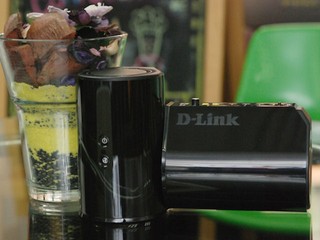 家中自設雲端儲存庫 D-LINK DIR - 826L 路由器