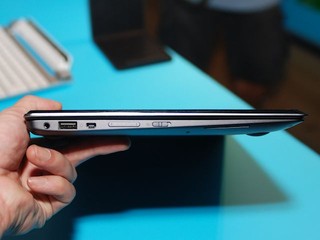 Asus Taichi Side
