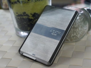 「超薄、安全」設計 ADATA DashDrive Elite HE720