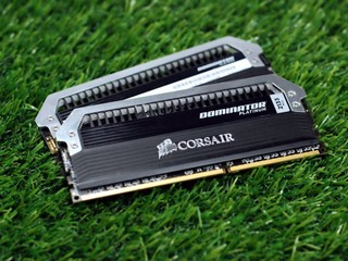 DDR3-2133 C9 16GB Kit Corsair Dominator Platinum系列