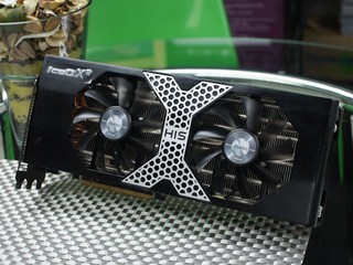 雙「Tahiti」繪圖核心 HIS Radeon HD 7970 X2繪圖卡