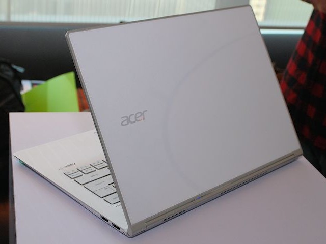 Acer S7 cover