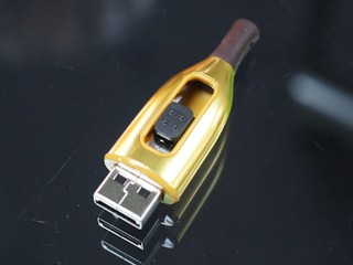 ADATA  UD310、UC500