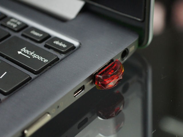 ADATA  UD310、UC500