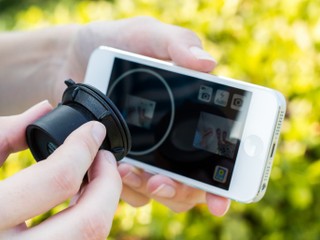 解決日光下iPhone拍攝困難問題 有廠商推出Daylight Viewfinder取景器