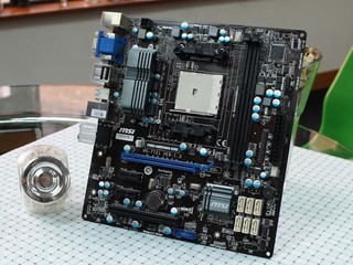 MATX 設計  保留高階功能 MSI FM2-A85XMA-E35 主機板