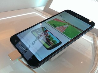 5.5 吋全高清屏幕 強勢登陸亞洲  LG Optimus G Pro智慧型手機
