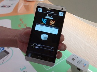 支援NFC功能 雙頻譜訊號擴充 Edimax EW-7238RPD 中介器
