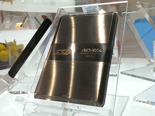 髮絲線金屬外殼  僅厚8.9mm ADATA  DashDrive Eite SE720 