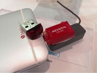 無線+充電器2用行動硬碟 ADATA AE800  為手提裝置提供額外擴充 OTG UD320 