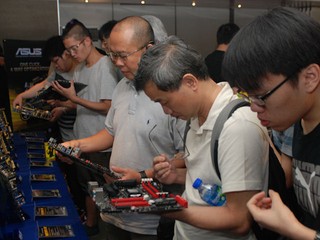 「 ASUS X HKEPC Z87 平台研讨会」 现场达成Core i7-4770k 7GHz CPU 时脉