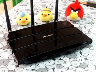 雙頻無線、配合新款手機 TP-LINK TL-WDR4900 無線路由器
