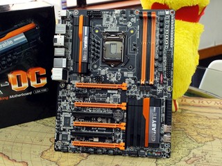 结合多样化实用超频功能 GIGABYTE GA-Z87X-OC 主机板