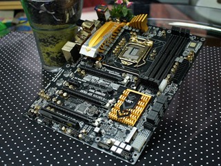 QOOLTECH V配Durathon 技術 ECS Z87H3-A2X GOLDEN主機板 QOOLTECH V配Durathon 技術 ECS Z87H3-A2X GOLDEN主機板